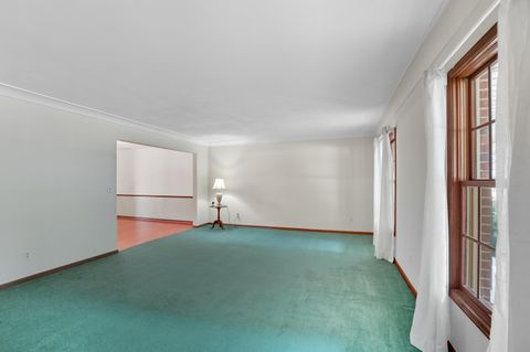 Tiny photo for 1054 Bourgogne Avenue, Bowling Green, OH 43402 (MLS # 10000070)