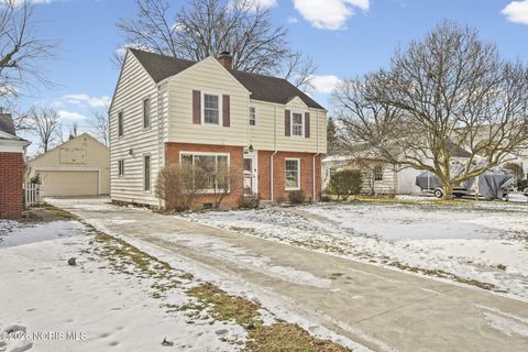 Photo of 315 Fairlawn Place, Findlay, OH 45840 (MLS # 10003450)