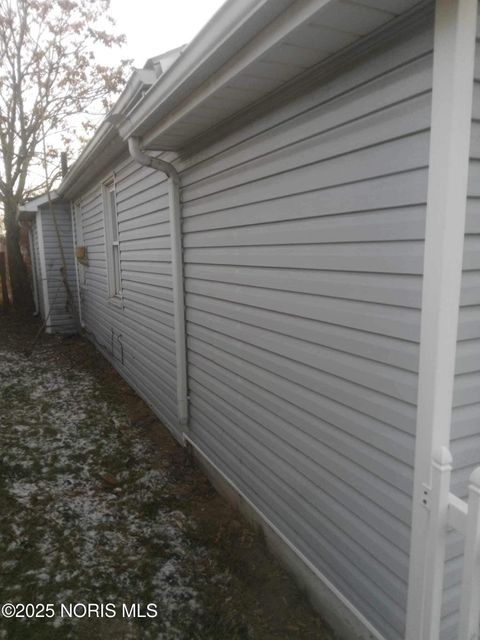 Tiny photo for 2433 Paradise Avenue, Toledo, OH 43613 (MLS # 10008421)