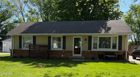Photo of 4355 Carney Drive, Maumee, OH 43537 (MLS # 10007844)