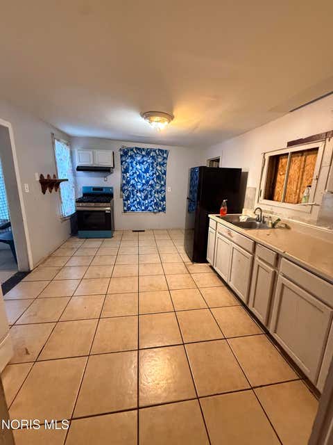 Tiny photo for 1219 Yates Street, Toledo, OH 43608 (MLS # 10008860)
