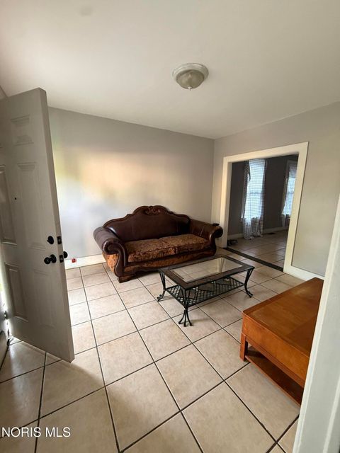Tiny photo for 1219 Yates Street, Toledo, OH 43608 (MLS # 10008860)