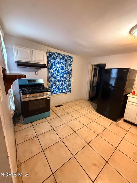Tiny photo for 1219 Yates Street, Toledo, OH 43608 (MLS # 10008860)