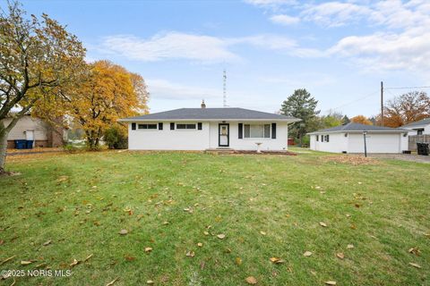 Photo of 341 N River Road, Waterville, OH 43566 (MLS # 10001226)