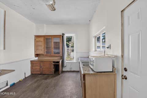Tiny photo for 2170 Broadway Street, Toledo, OH 43609 (MLS # 10011589)