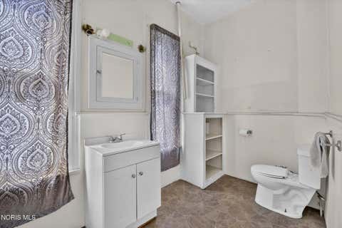Tiny photo for 2170 Broadway Street, Toledo, OH 43609 (MLS # 10011589)