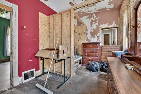 Tiny photo for 2170 Broadway Street, Toledo, OH 43609 (MLS # 10011589)