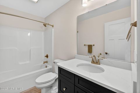 Tiny photo for 10130 Linwood Road, Bowling Green, OH 43402 (MLS # 10001901)