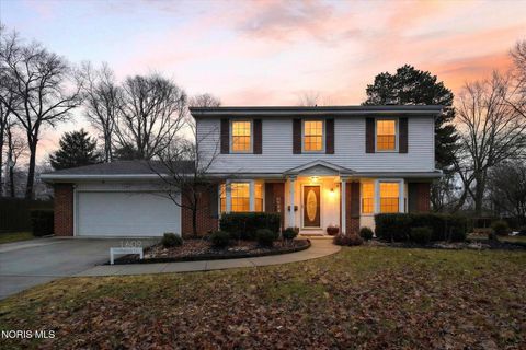 Photo of 1609 Heatherton Drive, Toledo, OH 43614 (MLS # 10004815)