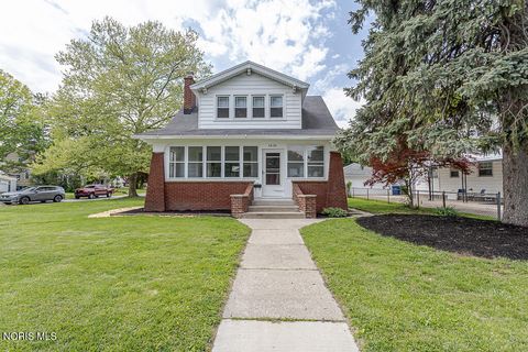 Photo of 1616 Yosemite Drive, Toledo, OH 43614 (MLS # 10007518)