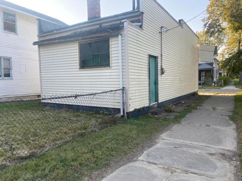 Tiny photo for 1238 N Ontario Street, Toledo, OH 43604 (MLS # 10000101)