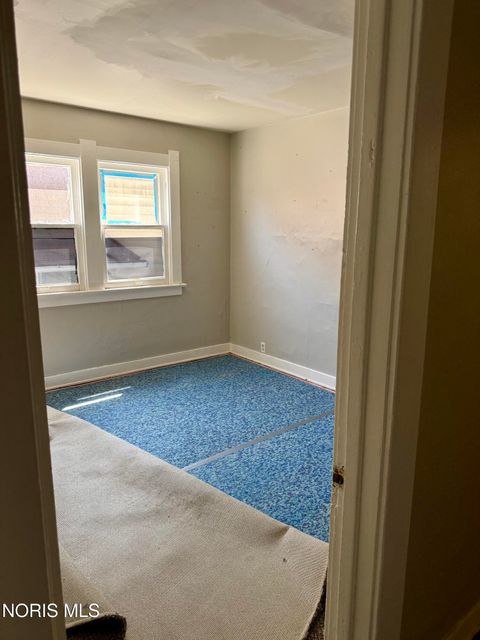 Tiny photo for 3337 Parkwood Avenue, Toledo, OH 43610 (MLS # 10010952)