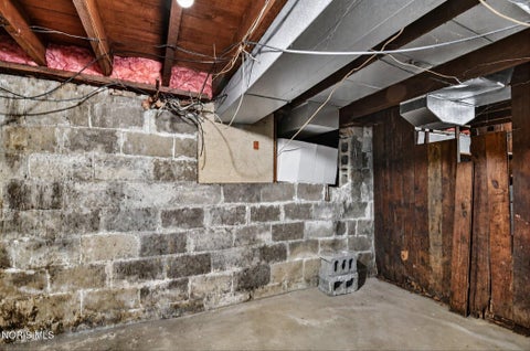 Tiny photo for 817 Yates Street, Toledo, OH 43608 (MLS # 10013300)