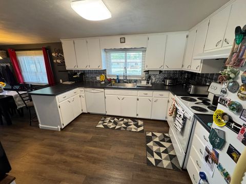Tiny photo for 2208 Riviera Road, Defiance, OH 43512 (MLS # 10000036)