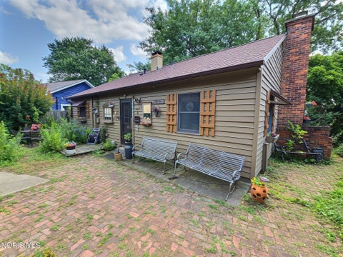 Tiny photo for 2303 Bahiamar Road, Toledo, OH 43611 (MLS # 10012259)