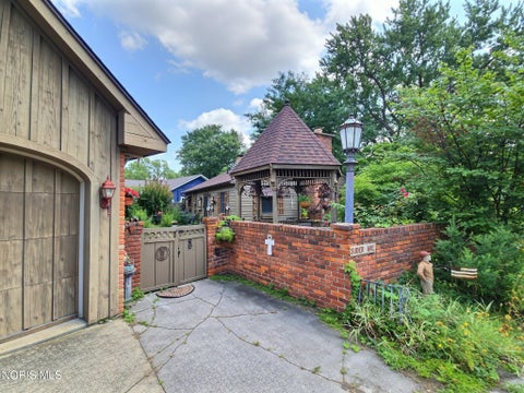 Tiny photo for 2303 Bahiamar Road, Toledo, OH 43611 (MLS # 10012259)