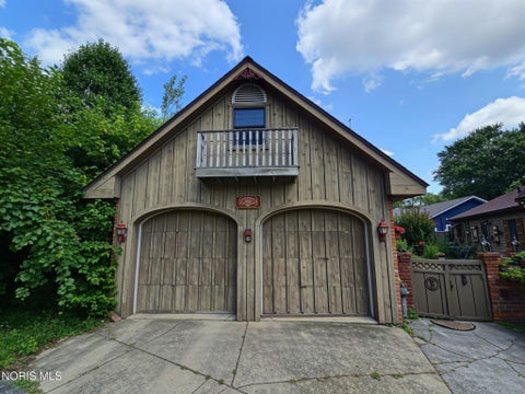 Tiny photo for 2303 Bahiamar Road, Toledo, OH 43611 (MLS # 10012259)