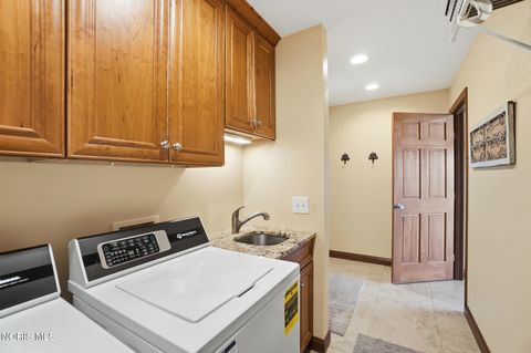 Tiny photo for 8464 Indian Lake Drive, Findlay, OH 45840 (MLS # 10006000)