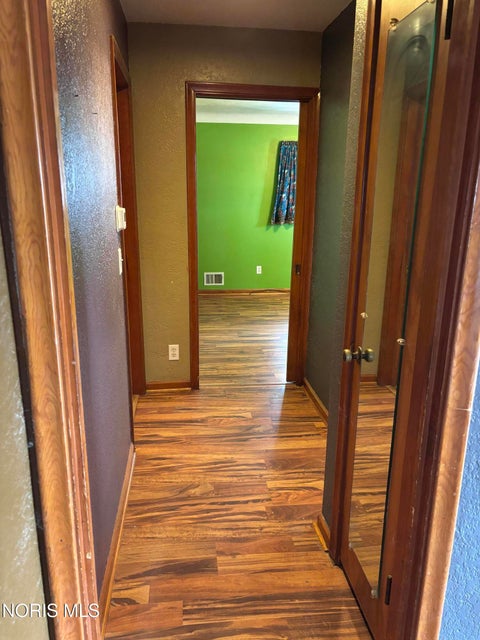 Tiny photo for 640 N Fostoria Road, Northwood, OH 43619 (MLS # 10014242)