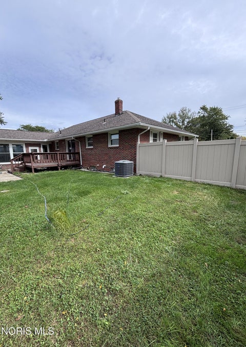 Tiny photo for 640 N Fostoria Road, Northwood, OH 43619 (MLS # 10014242)