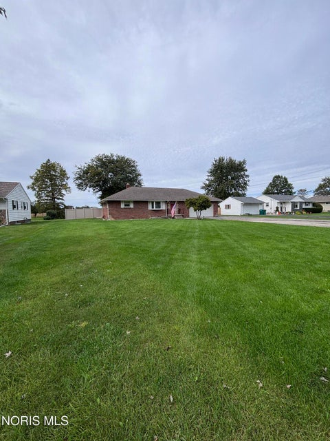 Tiny photo for 640 N Fostoria Road, Northwood, OH 43619 (MLS # 10014242)