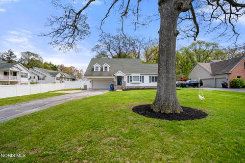 Photo of 2814 Wilford Drive, Toledo, OH 43615 (MLS # 10007307)