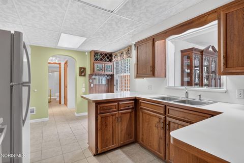Tiny photo for 2920 Pemberton Drive, Toledo, OH 43606 (MLS # 10010646)