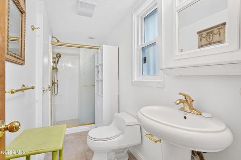 Tiny photo for 2920 Pemberton Drive, Toledo, OH 43606 (MLS # 10010646)
