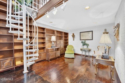 Tiny photo for 2920 Pemberton Drive, Toledo, OH 43606 (MLS # 10010646)