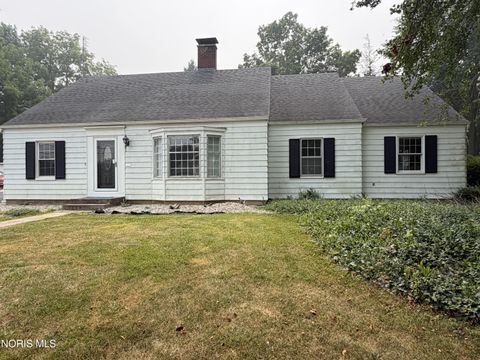 Homes For Sale - 225 W High Street<br/> Hicksville, OH 43526