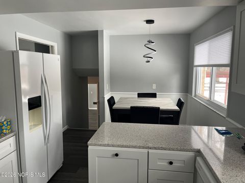 Tiny photo for 1716 Glen Ellyn Drive, Toledo, OH 43614 (MLS # 10003925)