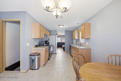 Tiny photo for 1898 Baker Way # 18, Findlay, OH 45840 (MLS # 10003202)