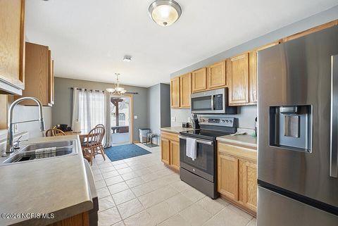 Tiny photo for 1898 Baker Way # 18, Findlay, OH 45840 (MLS # 10003202)