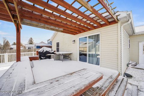 Tiny photo for 1898 Baker Way # 18, Findlay, OH 45840 (MLS # 10003202)