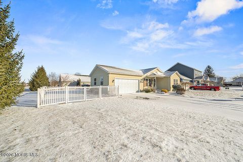 Tiny photo for 1898 Baker Way # 18, Findlay, OH 45840 (MLS # 10003202)