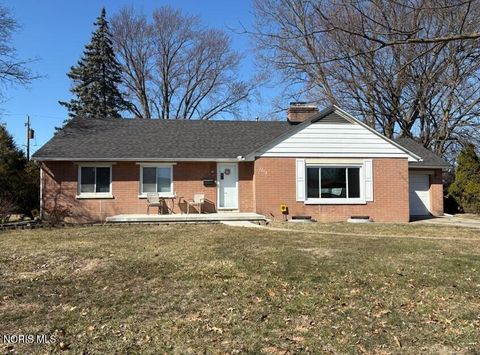 Photo of 3278 Ravenwood Boulevard, Toledo, OH 43614 (MLS # 10006234)