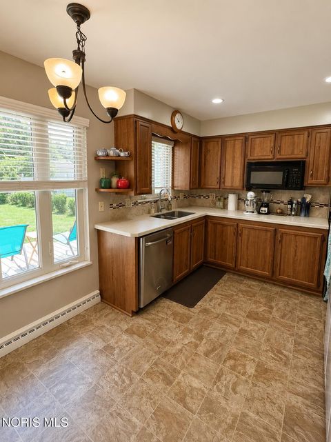 Tiny photo for 3043 Westbrook Drive, Toledo, OH 43613 (MLS # 10009118)