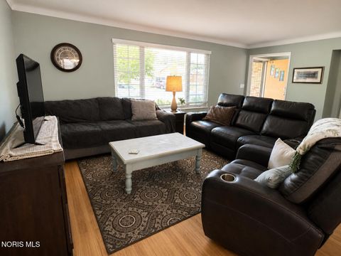 Tiny photo for 3043 Westbrook Drive, Toledo, OH 43613 (MLS # 10009118)