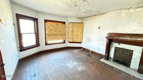 Tiny photo for 923 W Woodruff Avenue, Toledo, OH 43606 (MLS # 10004844)