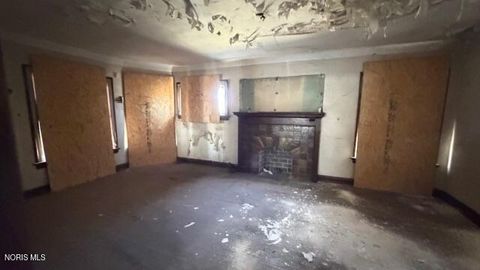 Tiny photo for 923 W Woodruff Avenue, Toledo, OH 43606 (MLS # 10004844)