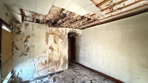 Tiny photo for 923 W Woodruff Avenue, Toledo, OH 43606 (MLS # 10004844)