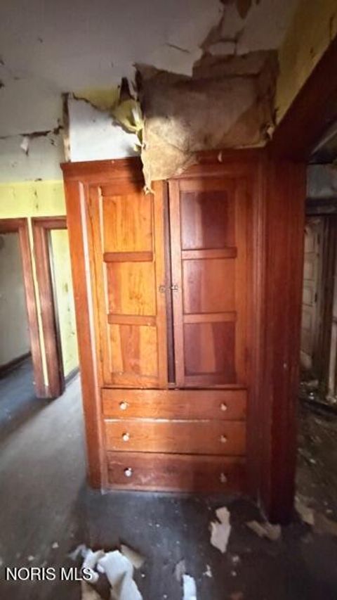 Tiny photo for 923 W Woodruff Avenue, Toledo, OH 43606 (MLS # 10004844)