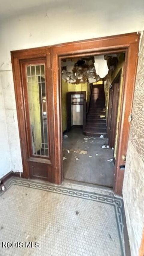 Tiny photo for 923 W Woodruff Avenue, Toledo, OH 43606 (MLS # 10004844)