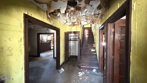 Tiny photo for 923 W Woodruff Avenue, Toledo, OH 43606 (MLS # 10004844)