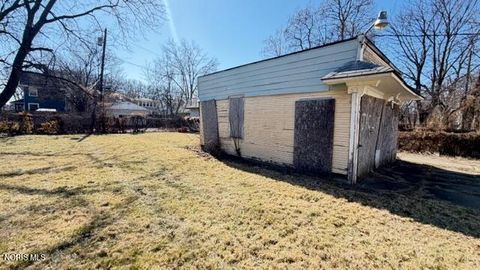 Tiny photo for 923 W Woodruff Avenue, Toledo, OH 43606 (MLS # 10004844)