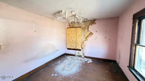 Tiny photo for 923 W Woodruff Avenue, Toledo, OH 43606 (MLS # 10004844)