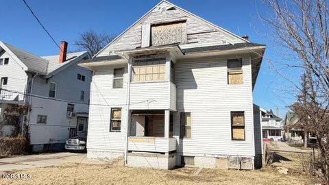 Tiny photo for 923 W Woodruff Avenue, Toledo, OH 43606 (MLS # 10004844)