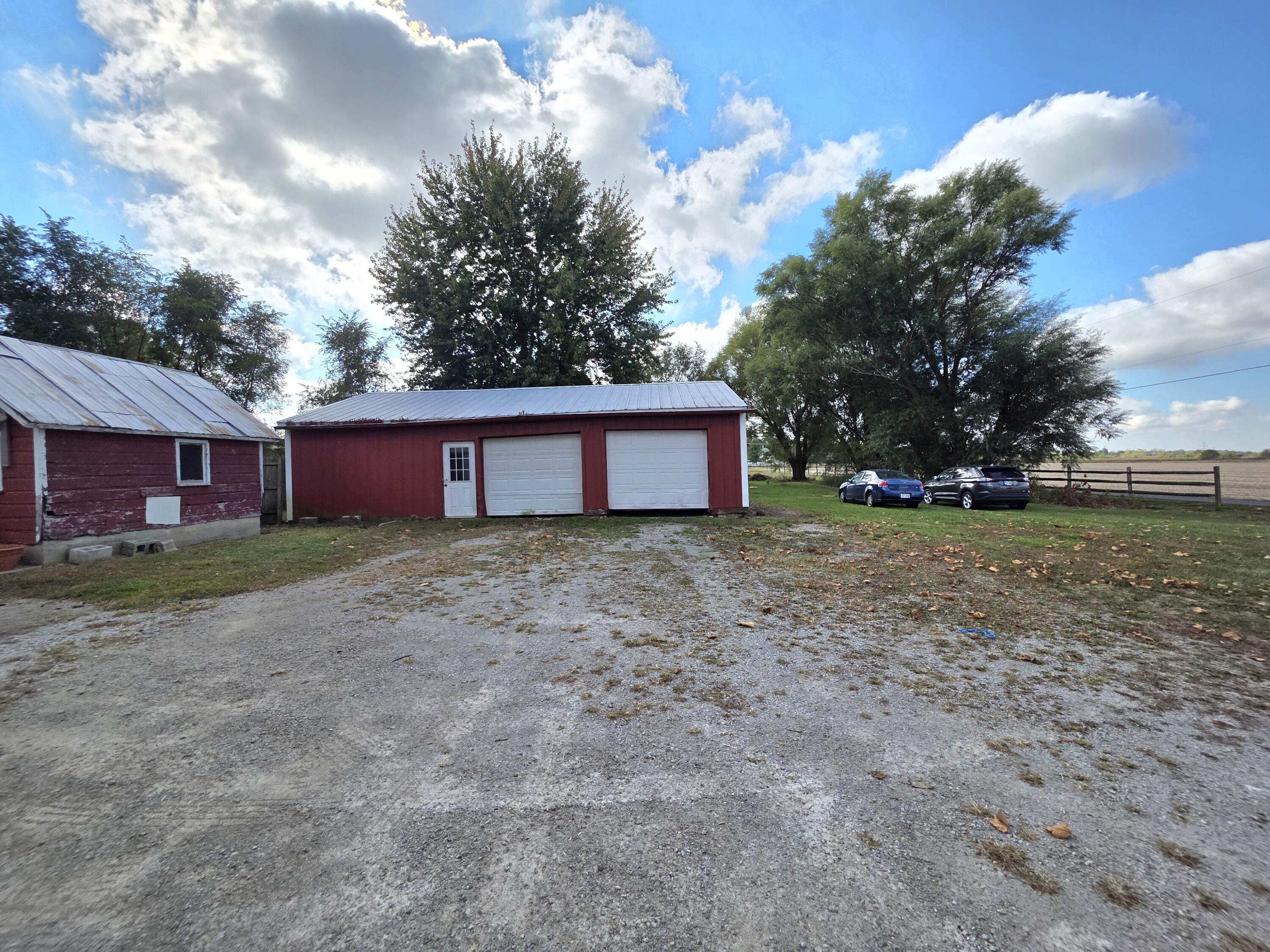 1575 E Bowling Green Road