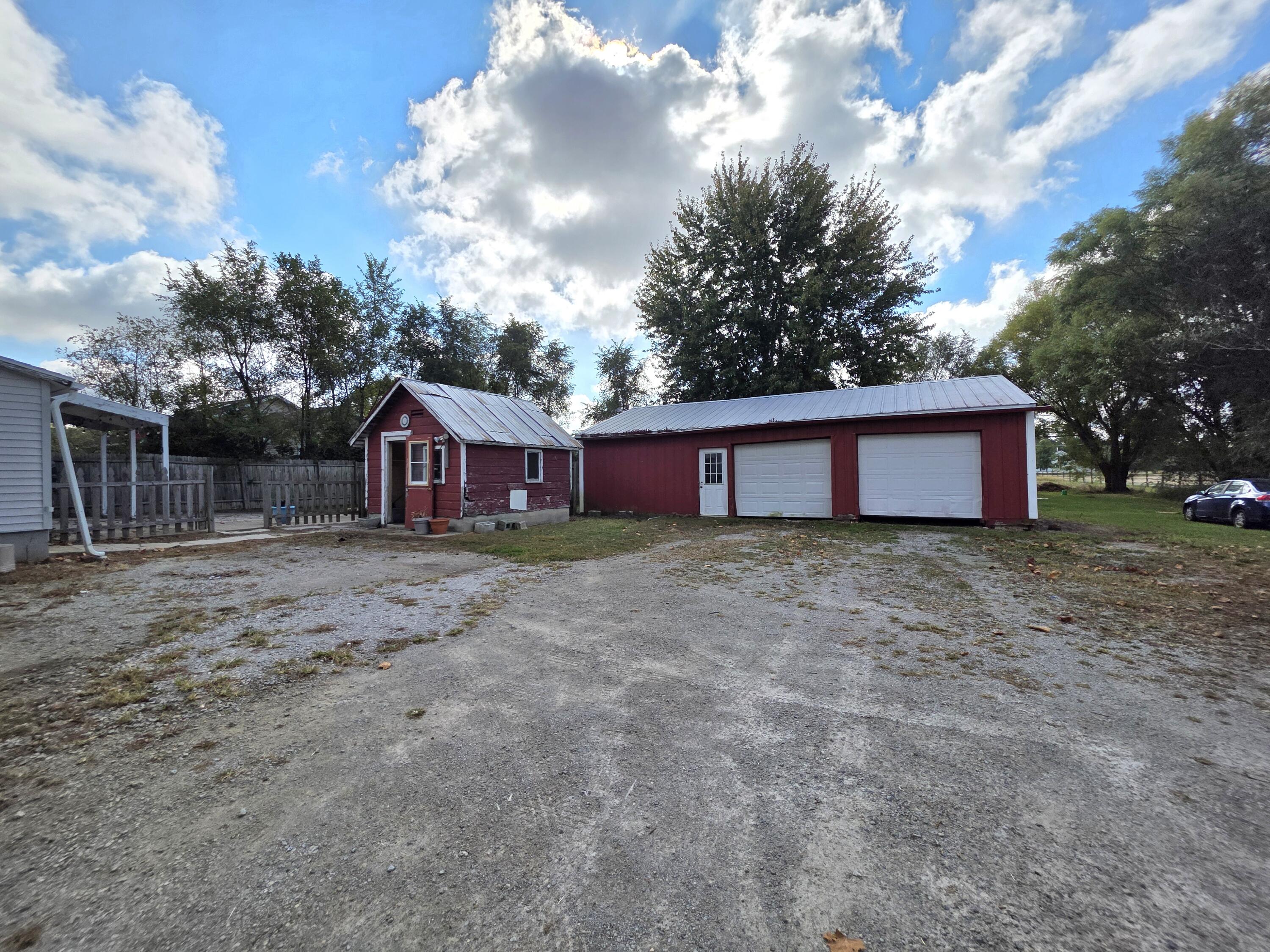 1575 E Bowling Green Road