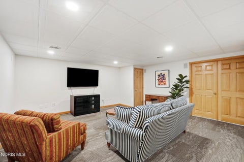 Tiny photo for 2078 Driftwood Lane, Oregon, OH 43616 (MLS # 10013628)